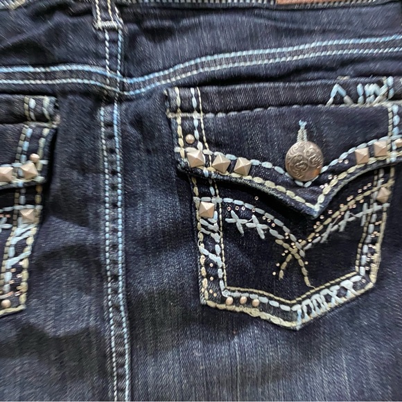 Maurices Kaylee Dark Wash Denim Mini Skirt Size 3/4 Embellished Pockets-0143-NWT - Picture 7 of 11